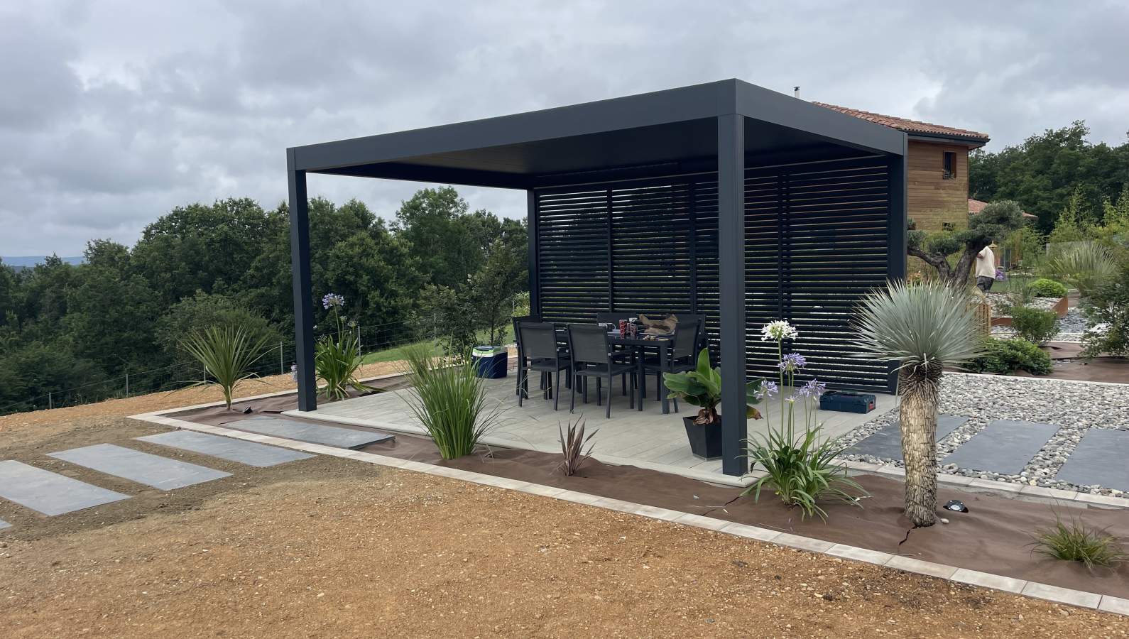 Photo d'illustration de l'article : POURQUOI INSTALLER UNE PERGOLAS BIOCLIMATIQUE