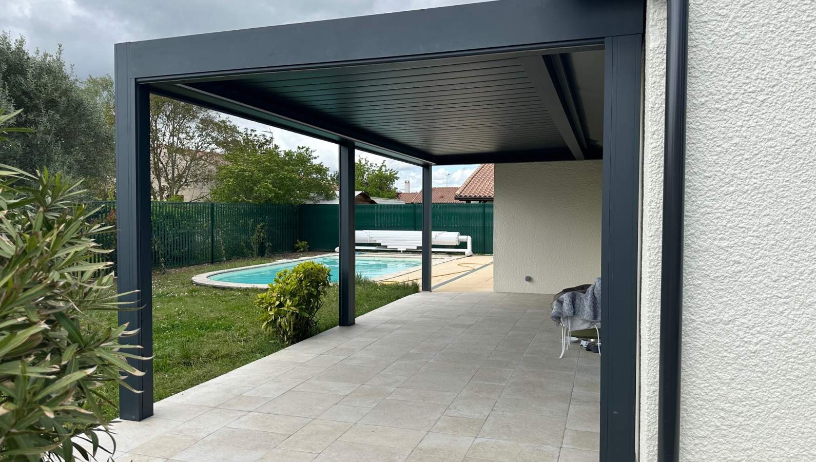 Photo d'illustration de l'article : Vivre Dehors Autrement : Les Pergolas et Pergostores Signés Dagui