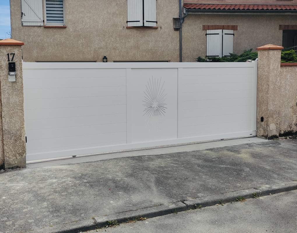 Photo de notre réalisation : PORTAIL SUR MESURE