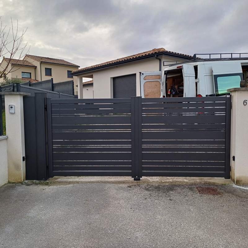 Photo de notre réalisation : PORTAIL KOSTUM