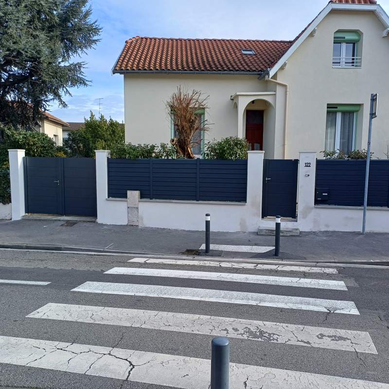 Photo de notre réalisation : ENSEMBLE PORTAIL CLÔTURE