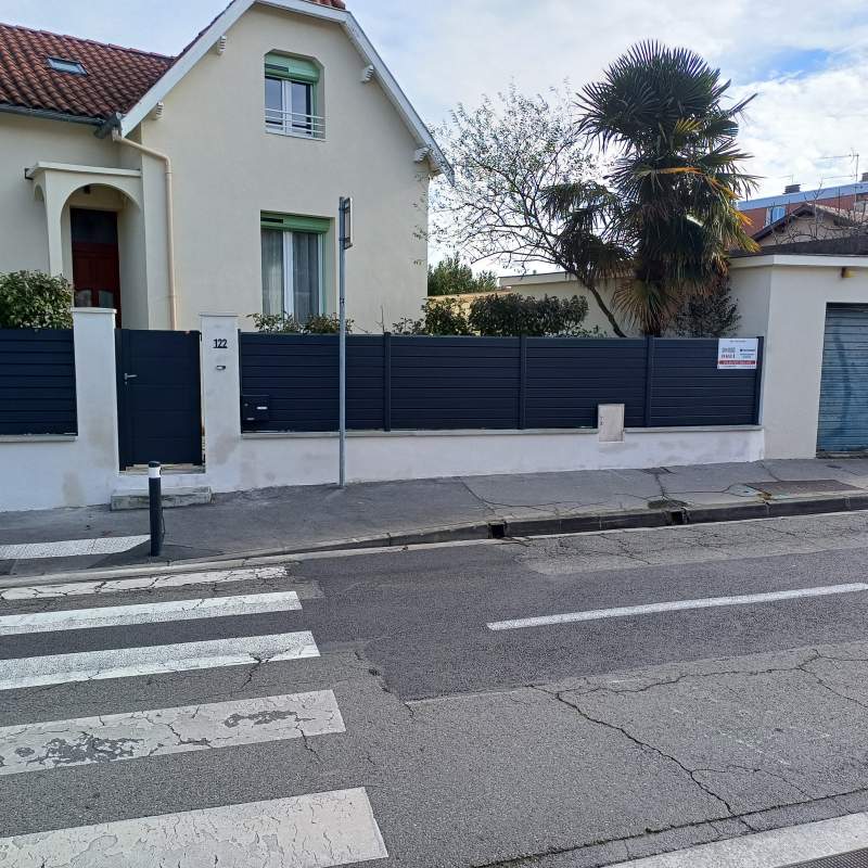 Photo de notre réalisation : ENSEMBLE PORTAIL CLÔTURE
