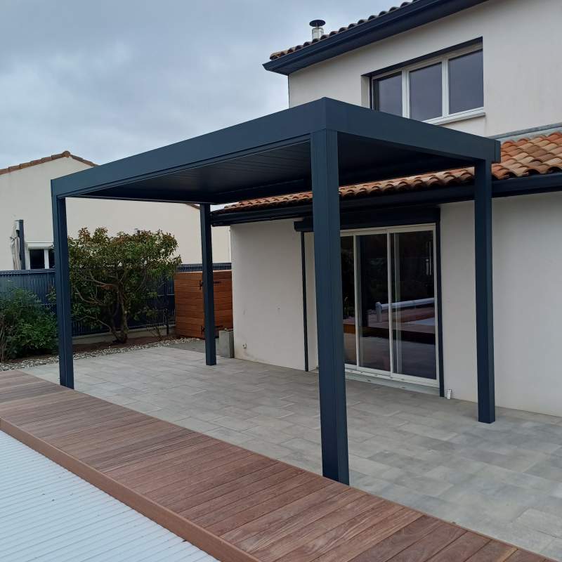 Photo de notre réalisation : PERGOLAS BIOCLIMATIQUE