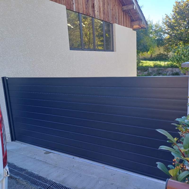 Photo de notre réalisation : PORTAIL COULISSANT PLEIN LA TOULOUSAINE