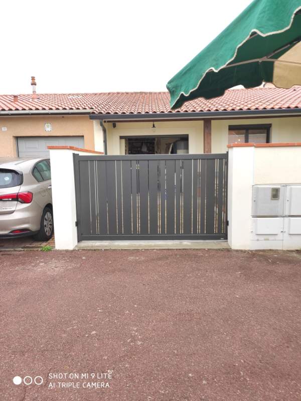 Photo de notre réalisation : PORTAIL KOSTUM