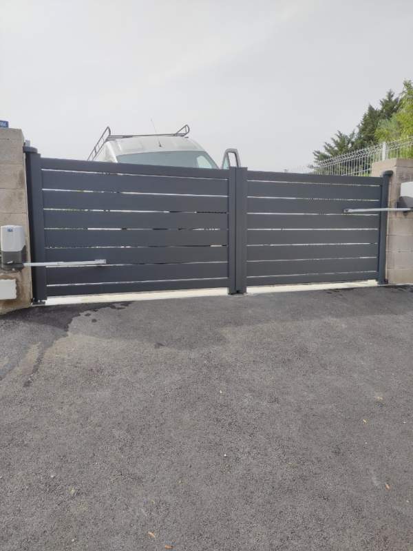 Photo de notre réalisation : PORTAIL KOSTUM