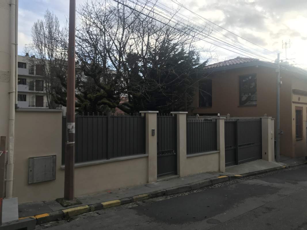 Photo de notre réalisation : PORTAIL TRADITION 