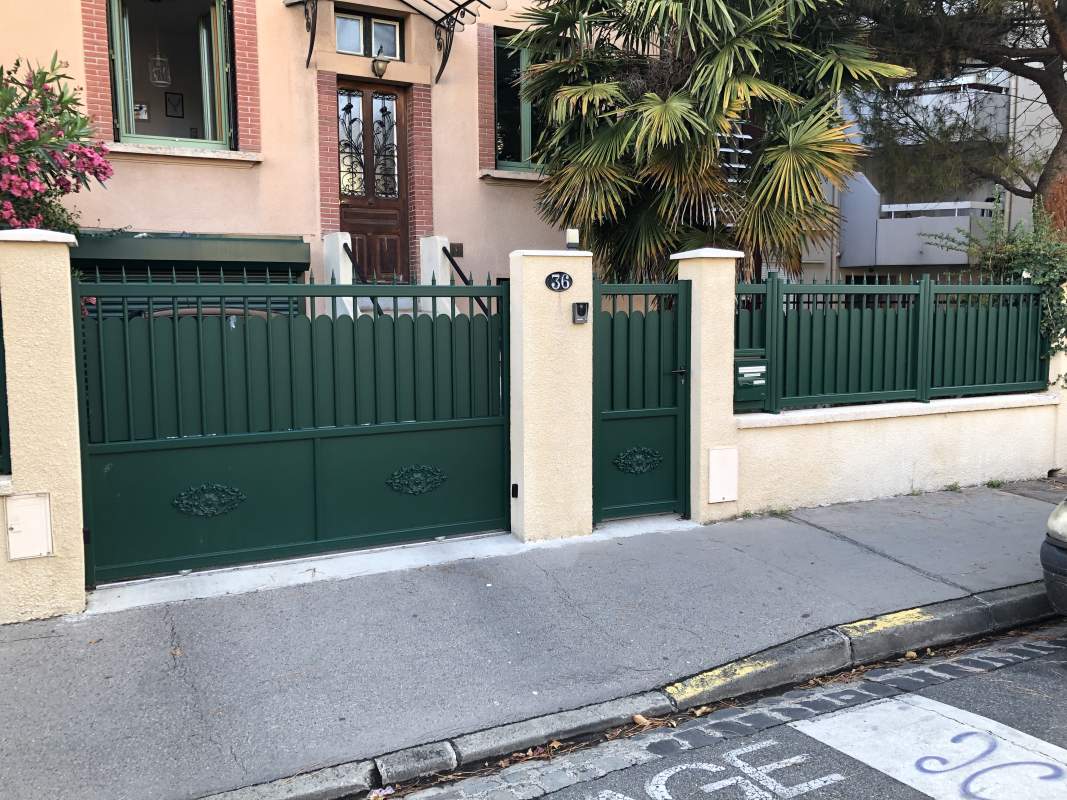 Photo de notre réalisation : PORTAIL TRADITION 