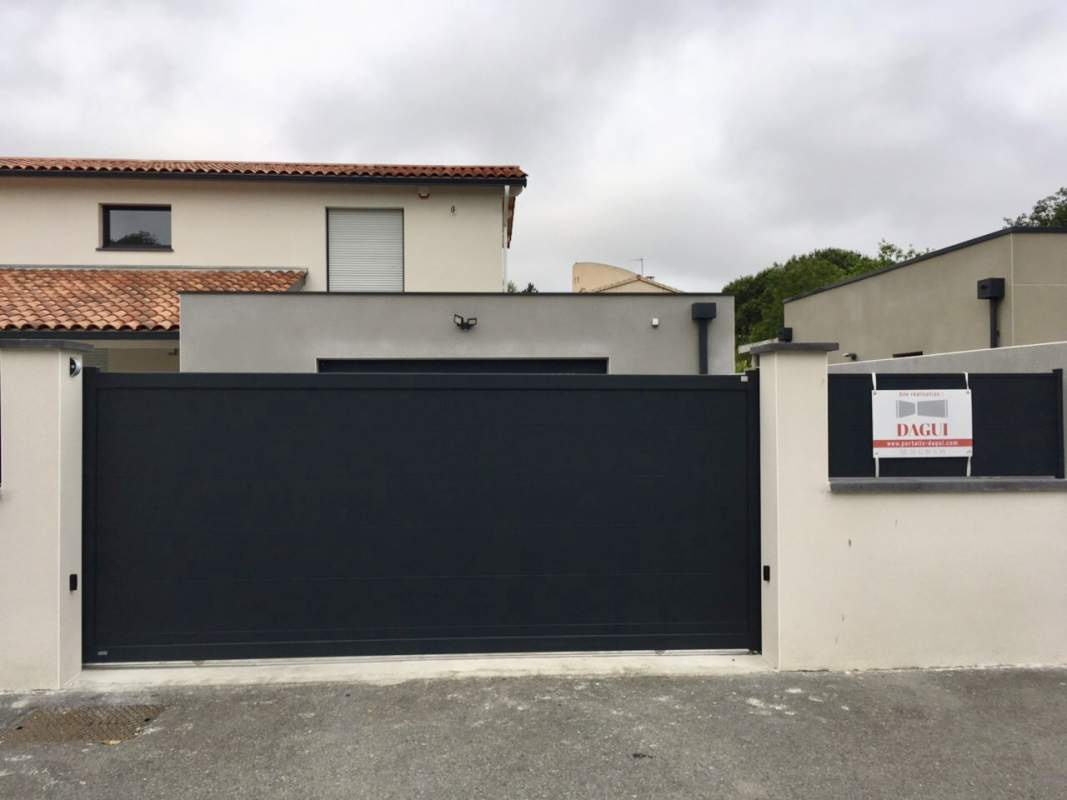 Photo de notre réalisation : PORTAIL KOSTUM