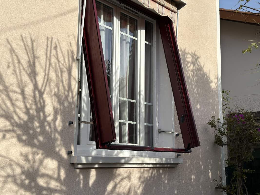 Photo de notre réalisation : PERSIENNES aluminium