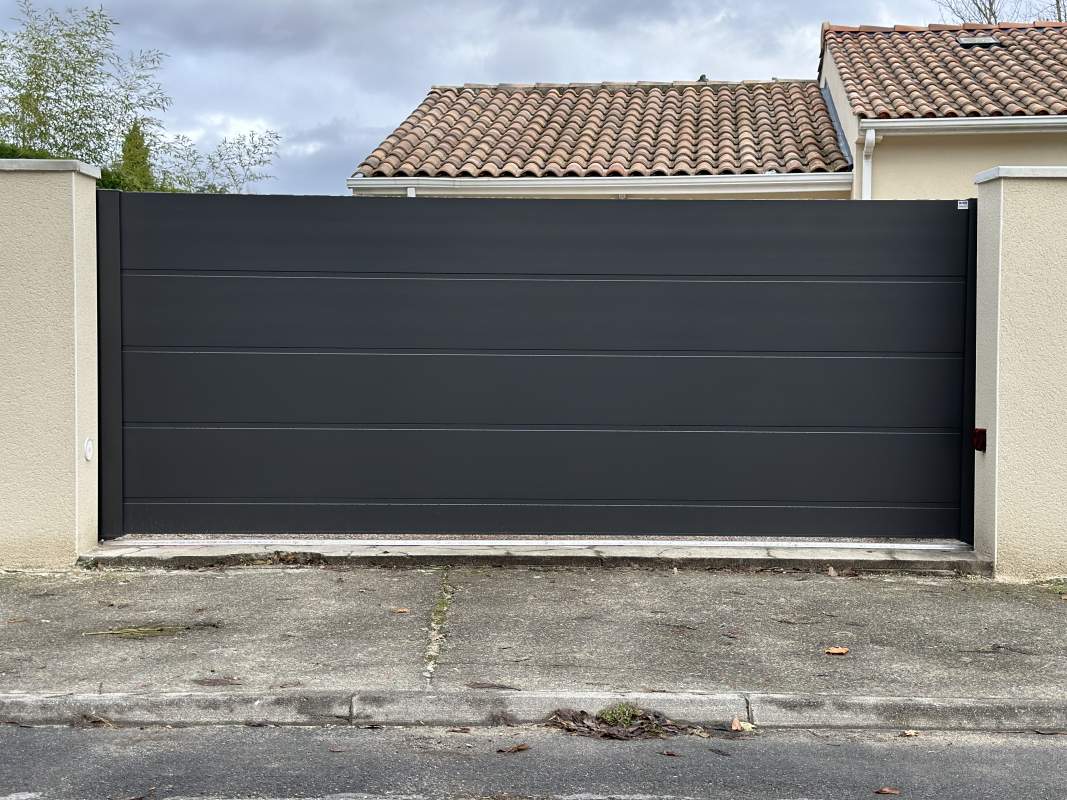 Photo de notre réalisation : PORTAIl COULISSANT ALUMINIUM  OLFEN