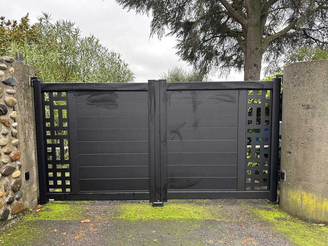 Photo de notre réalisation : PORTAIL KOSTUM