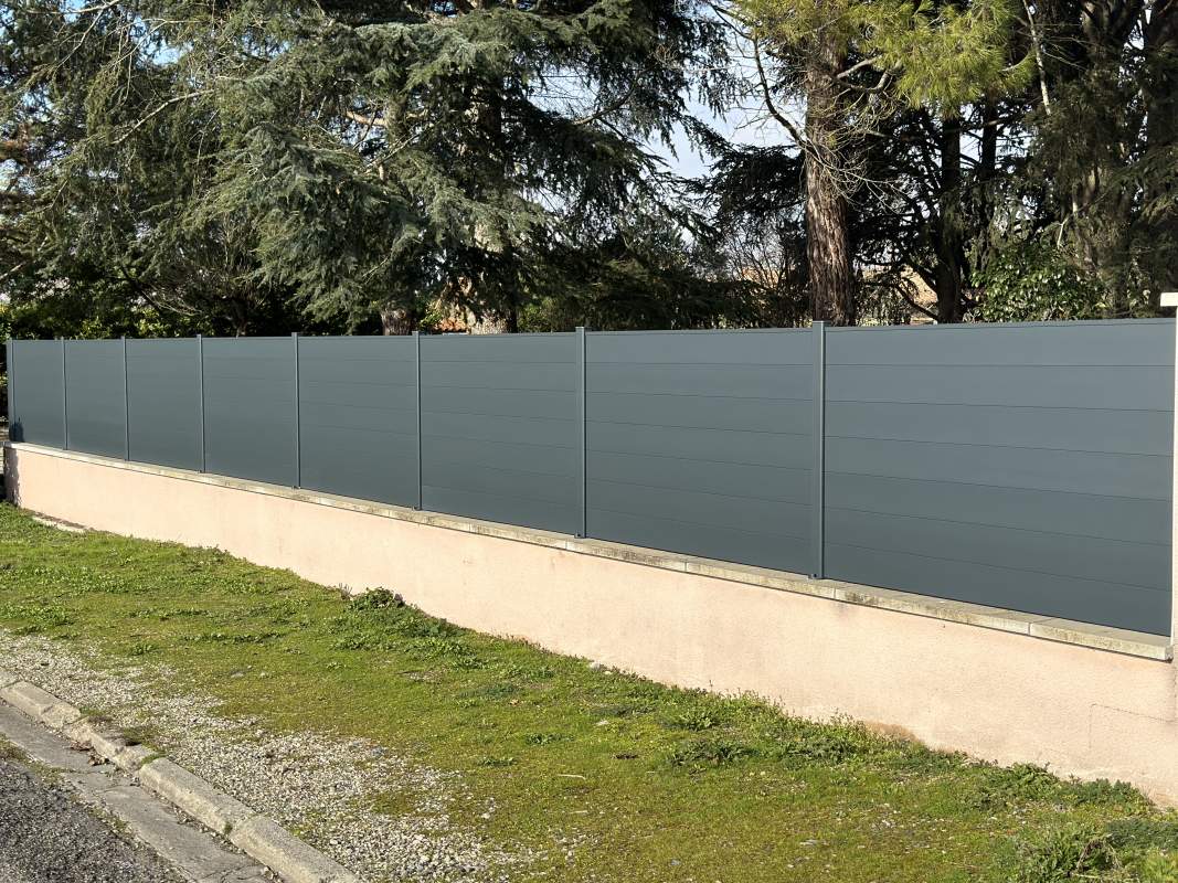Photo de notre réalisation : CLOTURE ALUMINIUM 