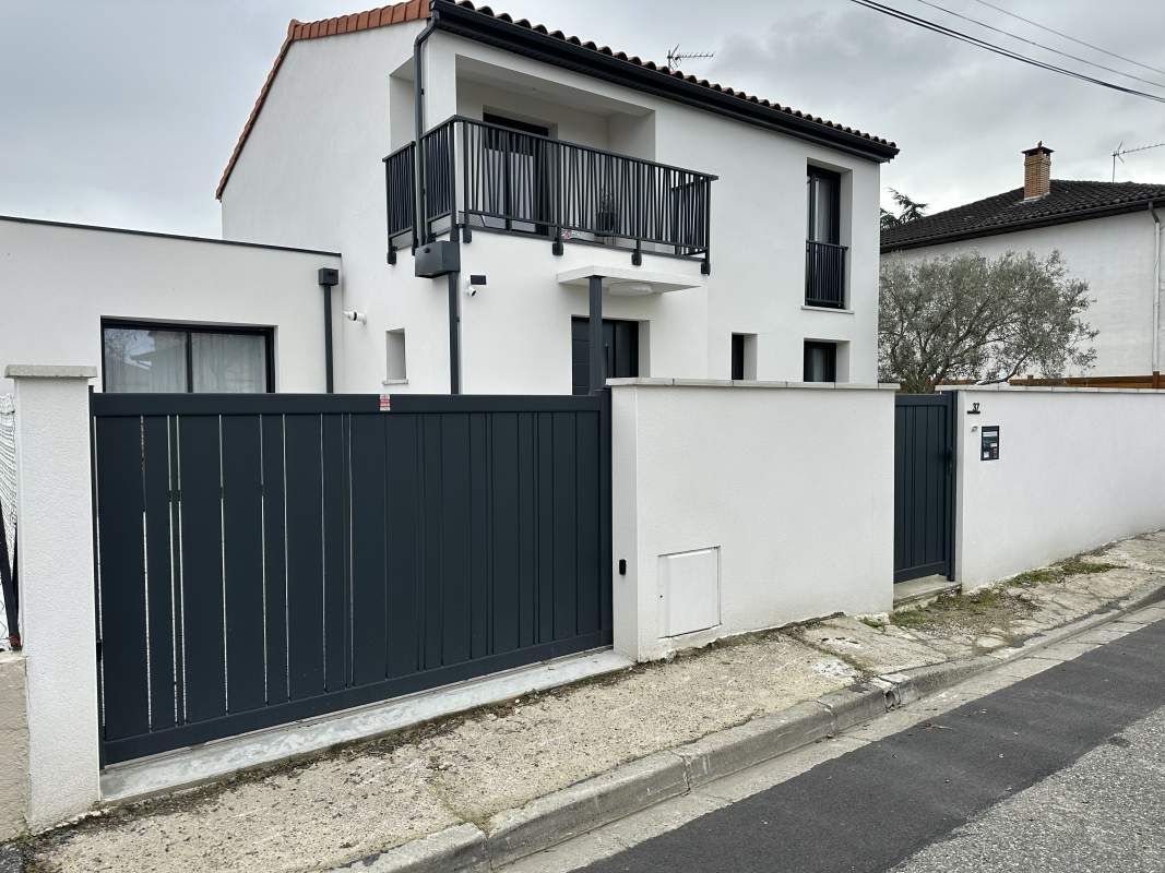 Photo de notre réalisation : PORTAIL KOSTUM