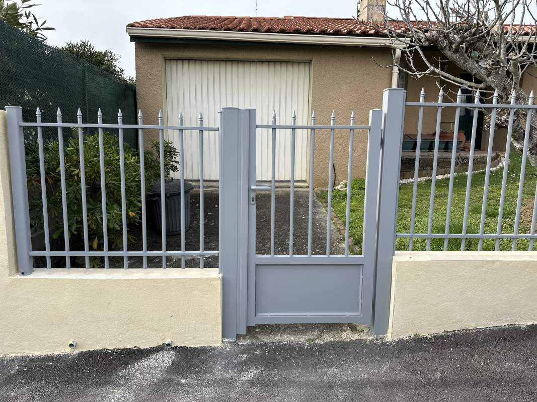 Photo de notre réalisation : PORTAIL TRADITION 