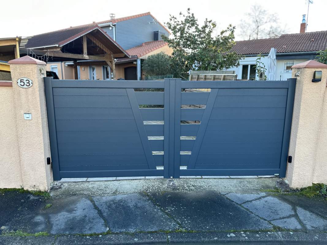 Photo de notre réalisation : PORTAIL KOSTUM