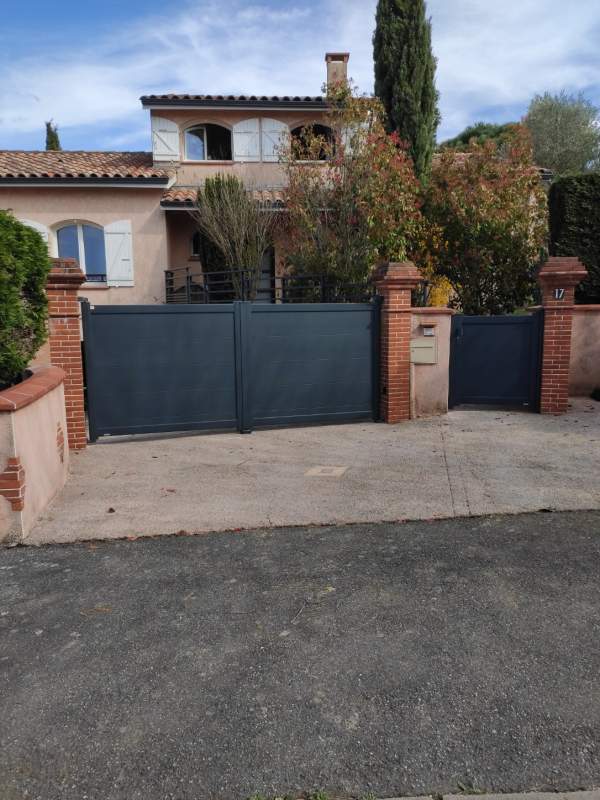 Photo de notre réalisation : PORTAIL KOSTUM