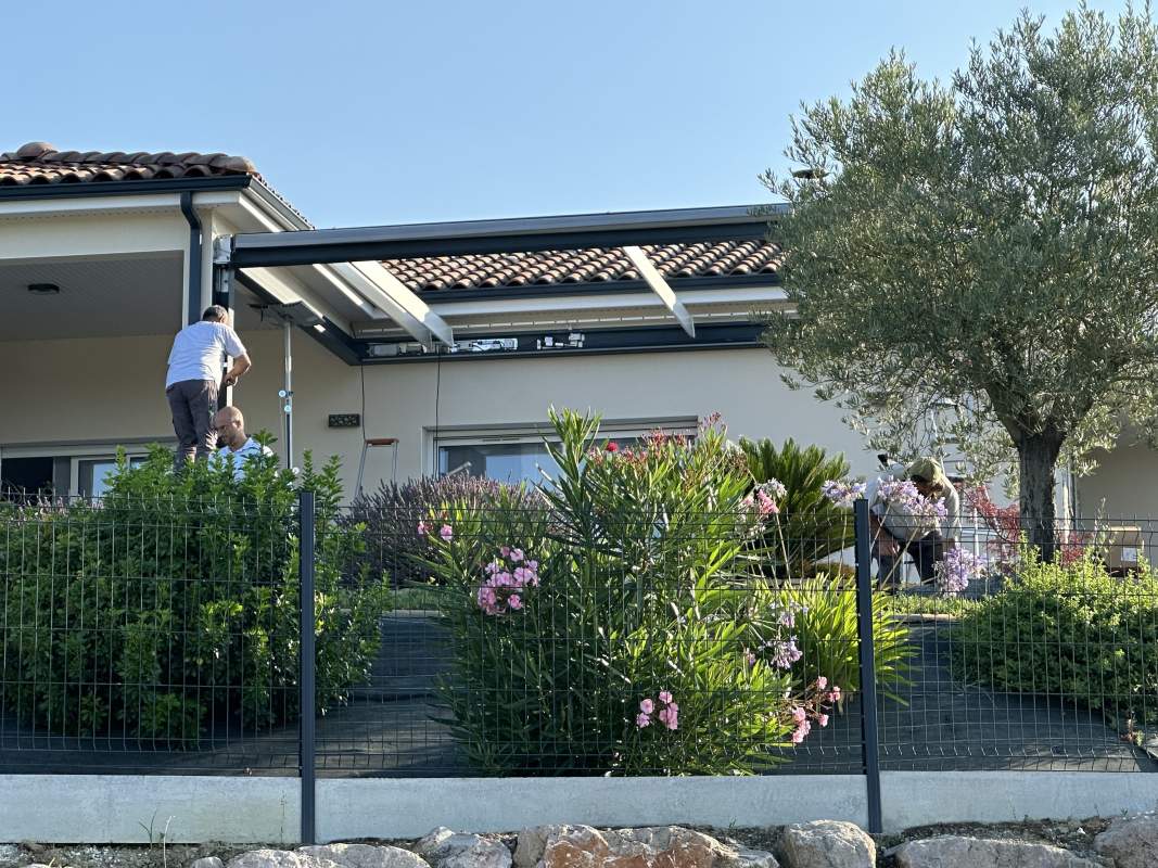 Photo de notre réalisation : NOS PERGOLAS BIOCLIMATIQUE