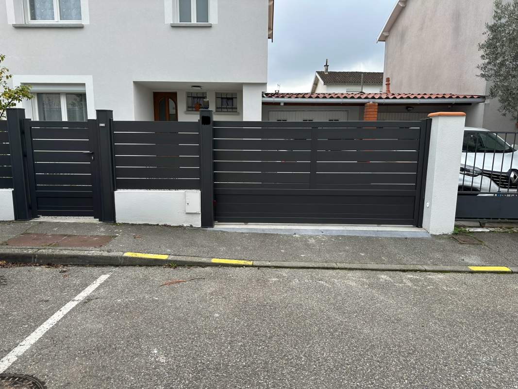 Photo de notre réalisation : PORTAIL KOSTUM