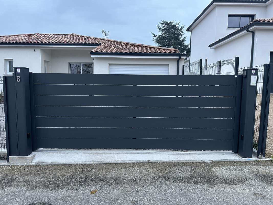 Photo de notre réalisation : PORTAIL  CREATIV LA TOULOUSAINE