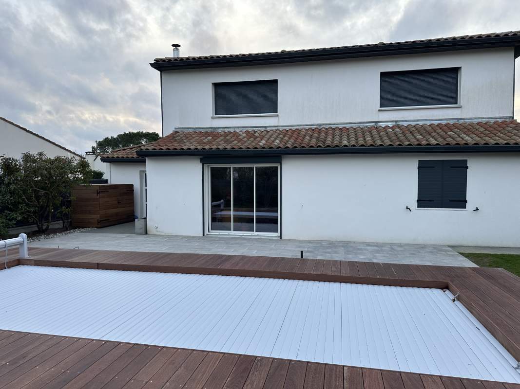 Photo de notre réalisation : PERGOLAS BIOCLIMATIQUE