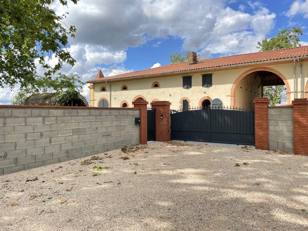 Photo de notre réalisation : PORTAIL TRADITION 