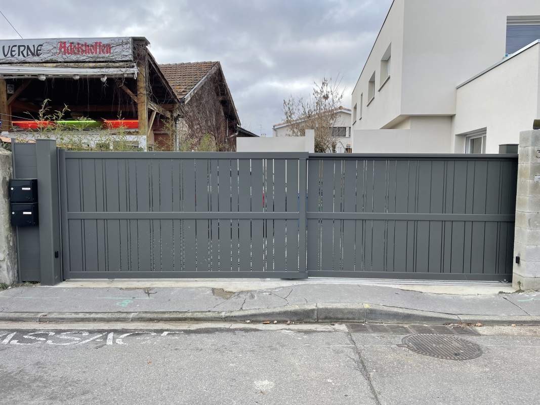 Photo de notre réalisation : PORTAIL TECHNIQUE