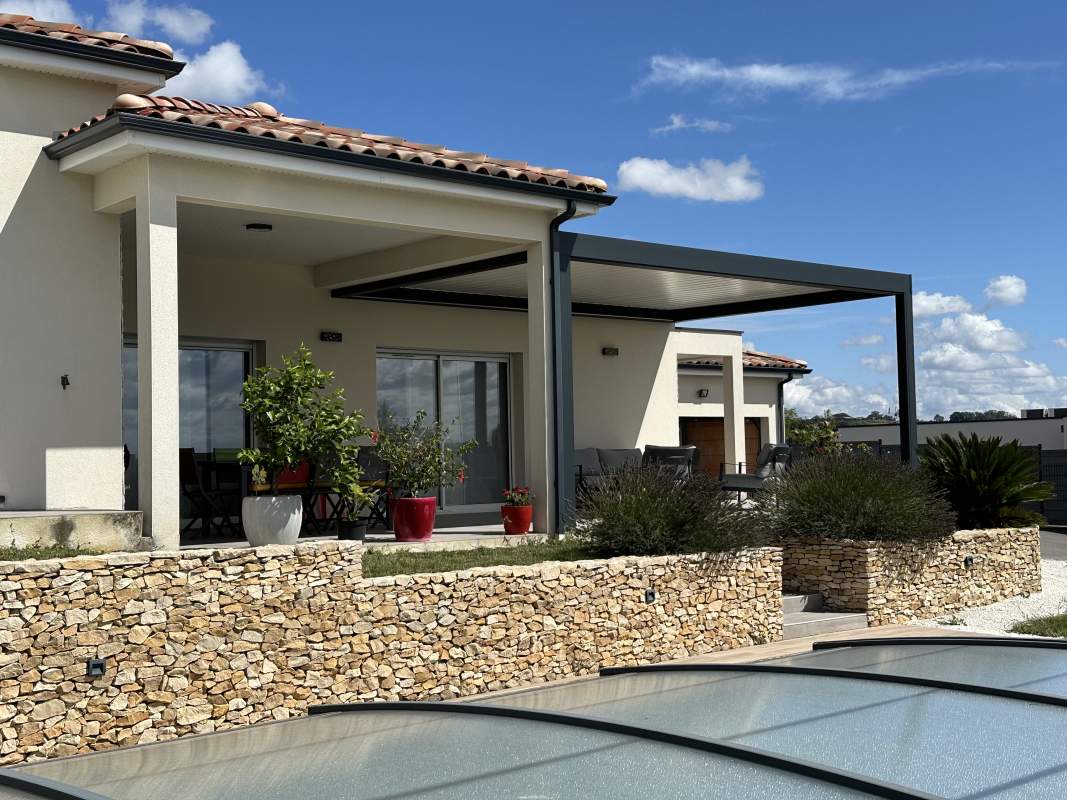 Photo de notre réalisation : NOS PERGOLAS BIOCLIMATIQUE