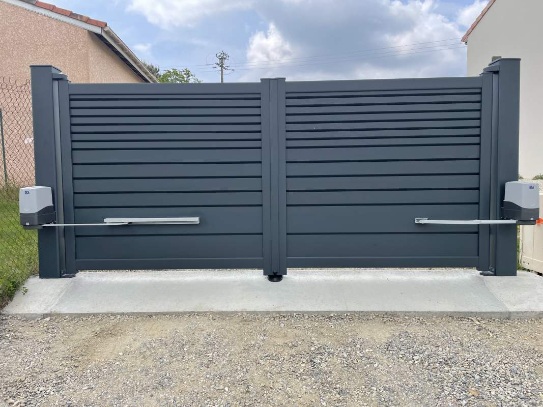 Photo de notre réalisation : PORTAIL KOSTUM