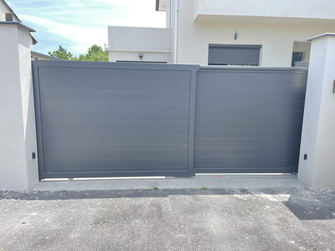 Photo de notre réalisation : PORTAIL TECHNIQUE
