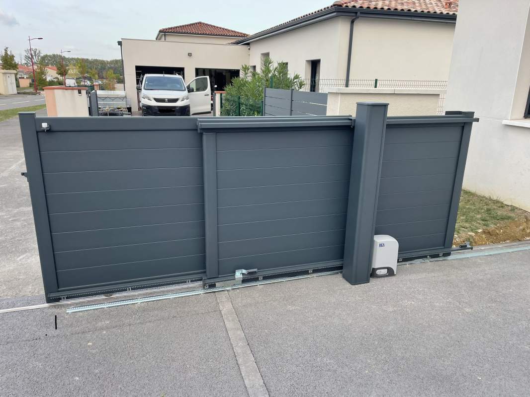 Photo de notre réalisation : PORTAIL TECHNIQUE