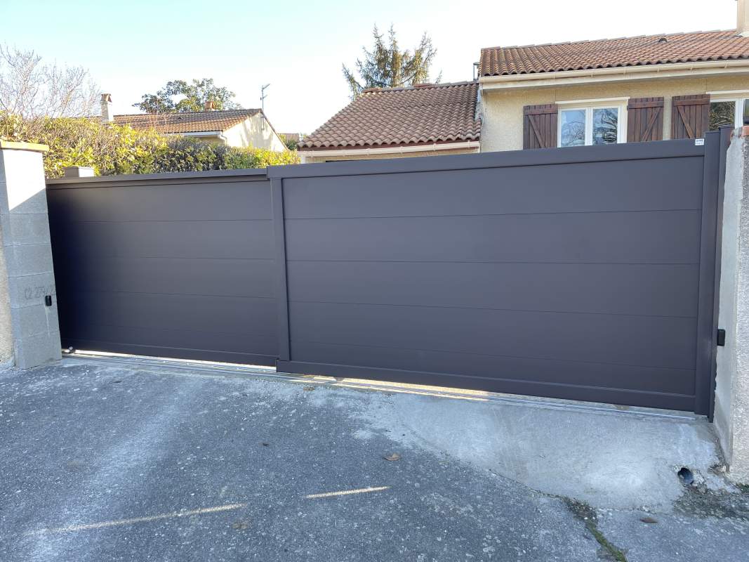 Photo de notre réalisation : PORTAIL TECHNIQUE