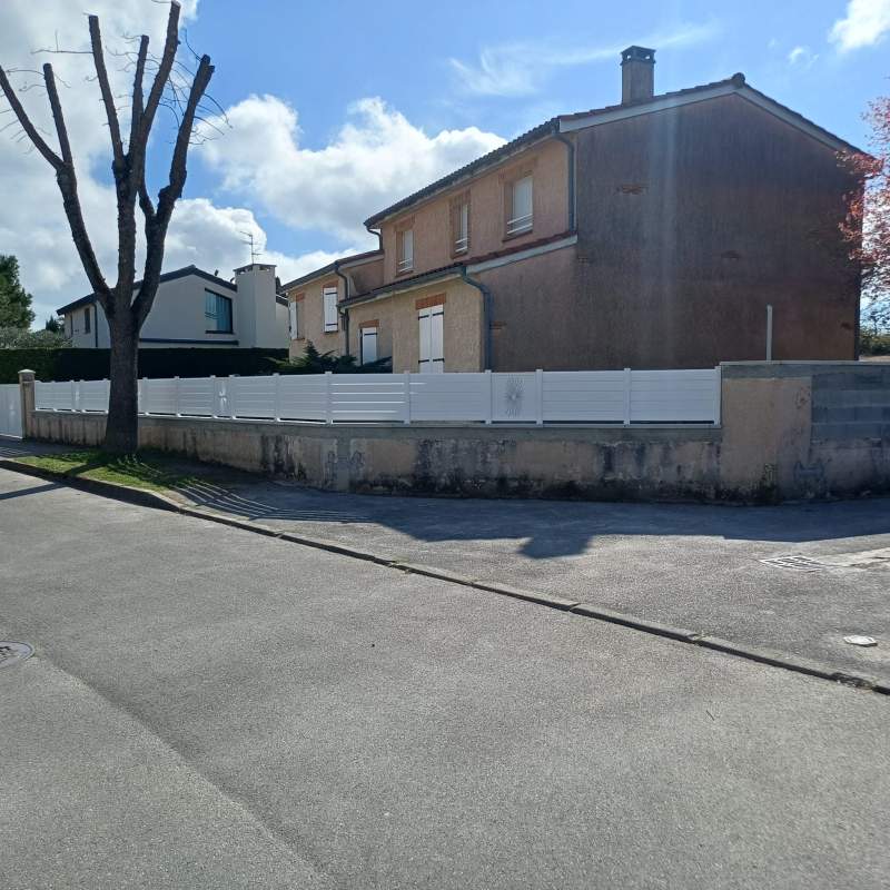 Photo de notre réalisation : PORTAIL  AVEC DÉCORS LASER